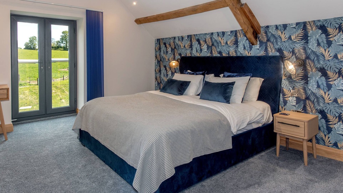 Horton House | Stunning lake view
