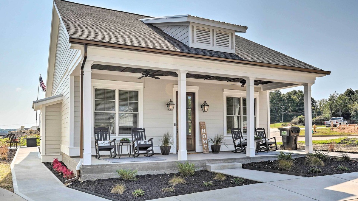Greenwood Cottage | Stunning Lakefront Retreat w/Dock Access!