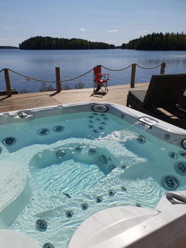 Kuopio House | Stunning log cabin 45m2 on the shore of Kallavesi.