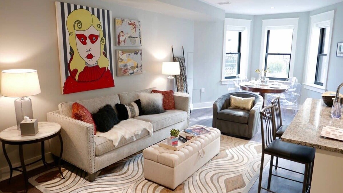Logan Circle Apartment | Stunning Logan Circle Apt - With Parking!
