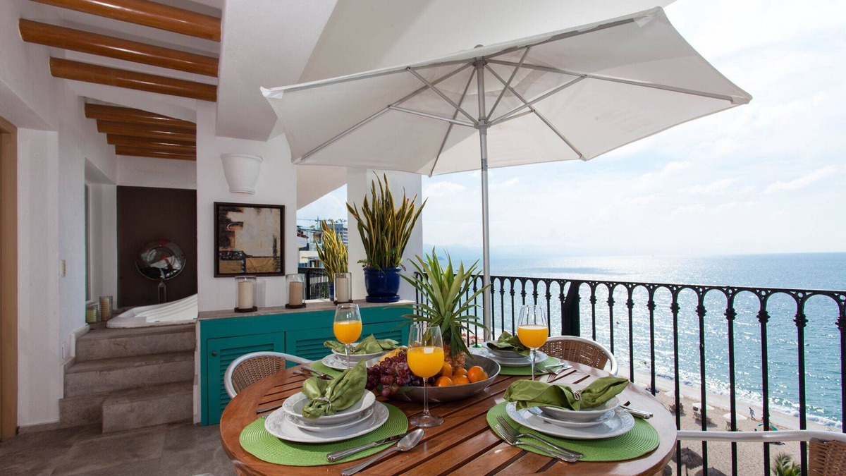 Amapas Condo | Stunning Luxury 3 bedroom Penthouse right on Los Muertos Beach