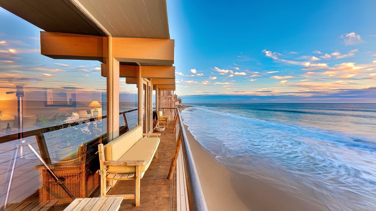 Malibu House | Stunning Luxury Oceanfront Beach Home w/ Large Deck + Endless Ocean Views