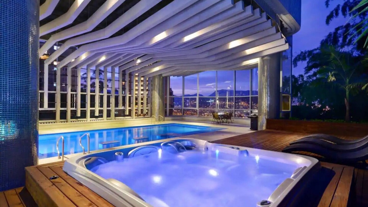 El Poblado House | Stunning Luxury Penthouse with Spa and Concierge