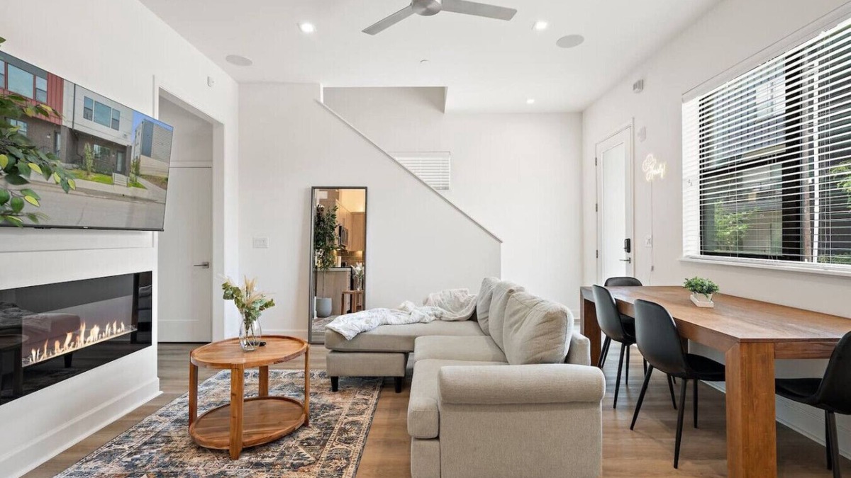 Cedars House | Stunning Luxury Townhouse in Downtown Dallas