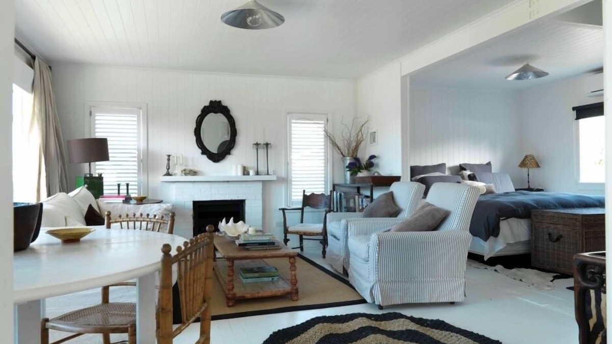 Te Awanga Cottage | Stunning magazine-featured Crabtree Cottage