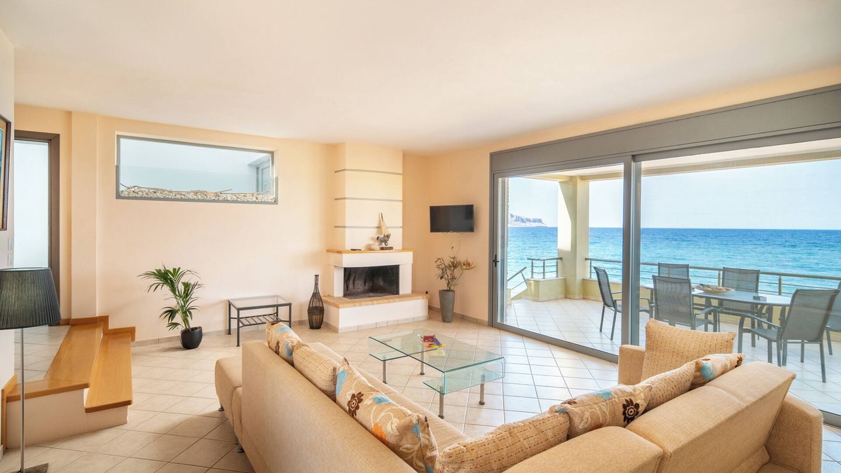 Trochalia Apartment | Stunning maisonette, just a few steps from the sea
