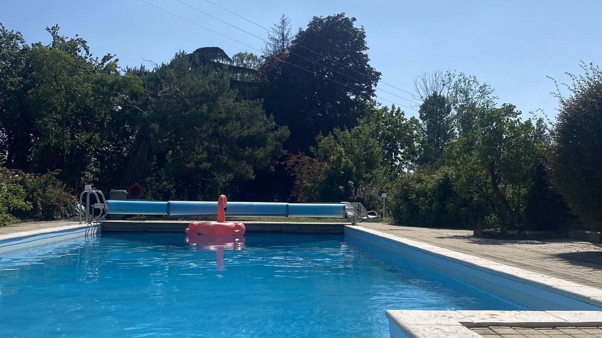 Puy-de-Serre House | Stunning manoir, set in its own gated grounds with stunning pool