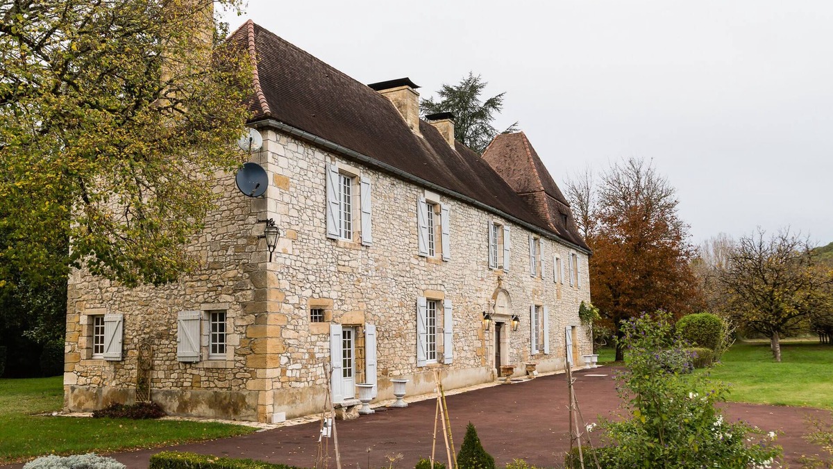 Saint-Julien-de-Lampon House | Stunning manor with private heated pool and tennis court on the Dordogne river