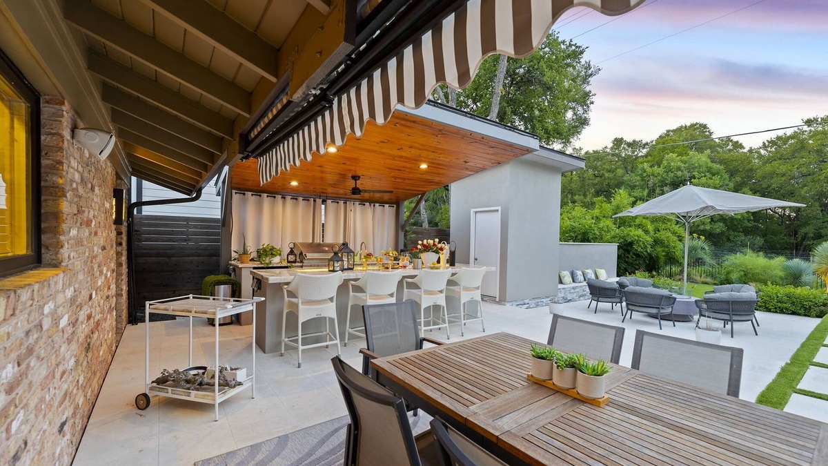 Balcones Park House | Stunning Mid-Century Home, Pool/Hot Tub, Perfect!