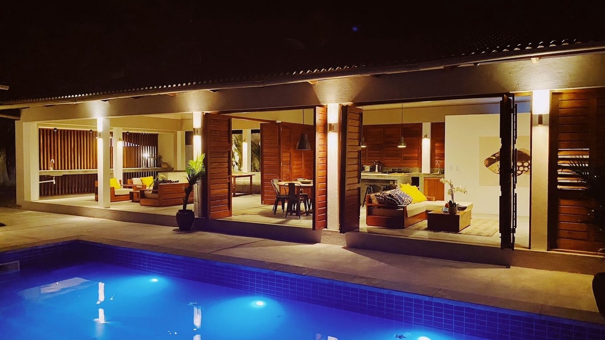Mundau Villa | Stunning Modern Tropical Beach Villa with Private Pool