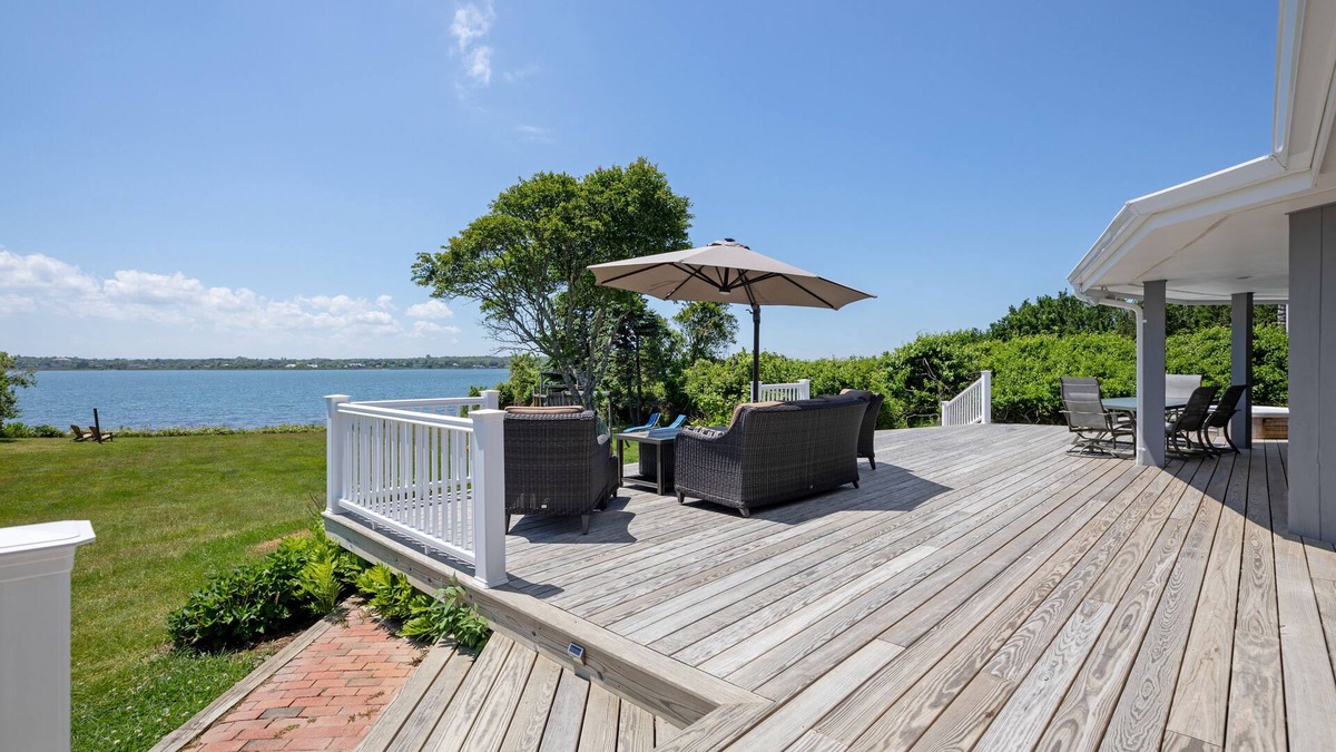 Montauk House | Stunning Montauk Lake View 3 Bdrm Home w/Lake Access & Hot Tub