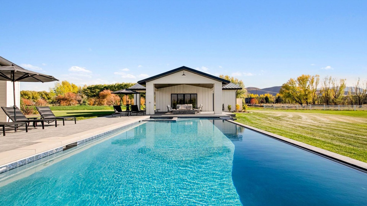 Charleston Apartment | Stunning Mountain Views | Luxury Studio Pool House