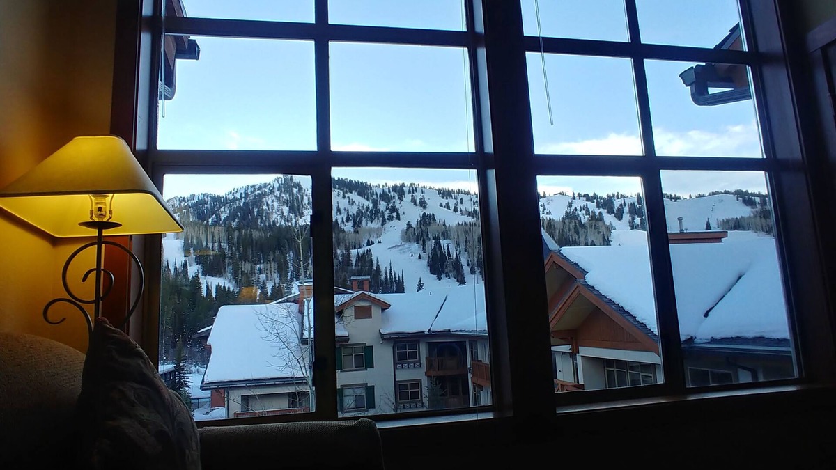 Salt Lake Mountain Resorts Condo | Stunning Mountain Views from Quiet Penthouse Powderhorn Condo