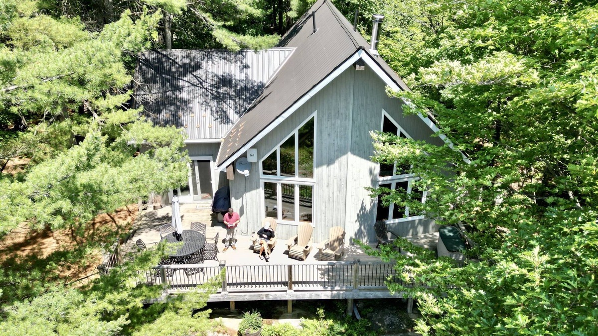 Utterson Cottage | Stunning Muskoka Cottage on Beautiful High Lake
