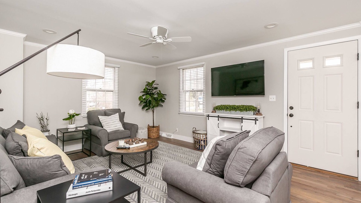 Lutherville Timonium House | * Stunning New Bungalow Perfect for Everyone *
