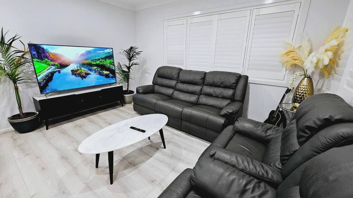 Marsden Park House | Stunning New 5 BR & 3.5 Bath