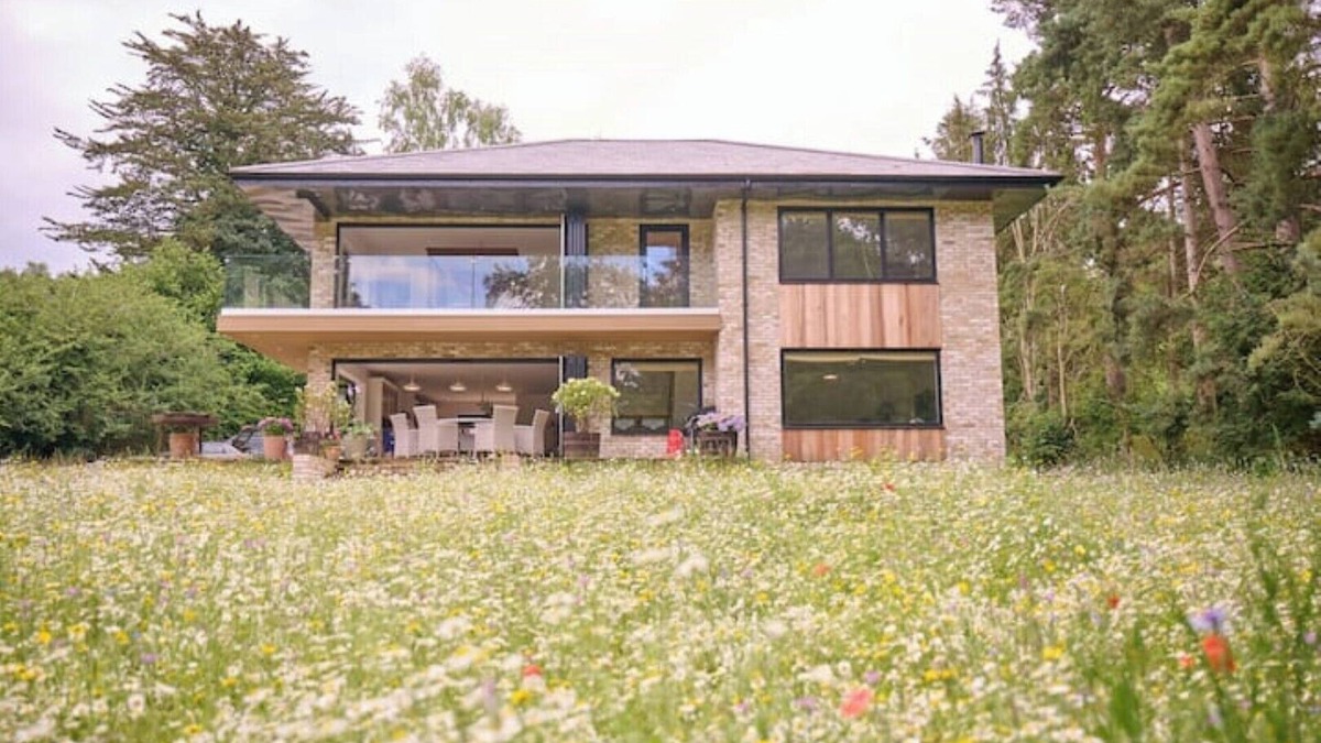 Norwich House | Stunning new Build by the River