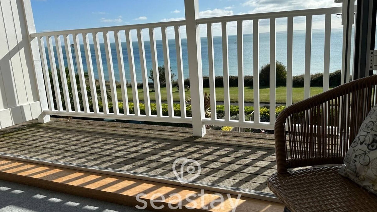 Ramsgate Apartment | Stunning newly refurbished apartment, 2 bedrooms, 2 bathrooms, parking and amazing view