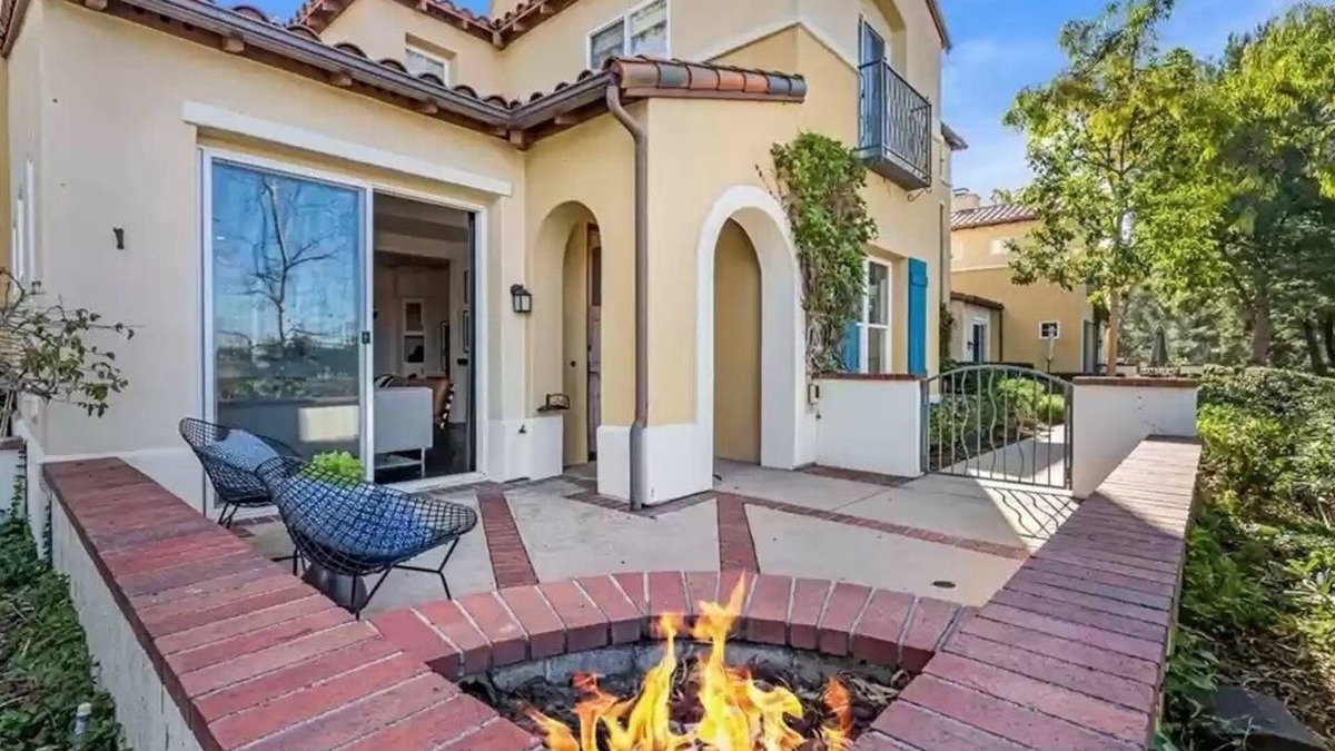 Newport Coast House | Stunning Newport Coast elegance & style. Luxe living near 5 star shops & dining.