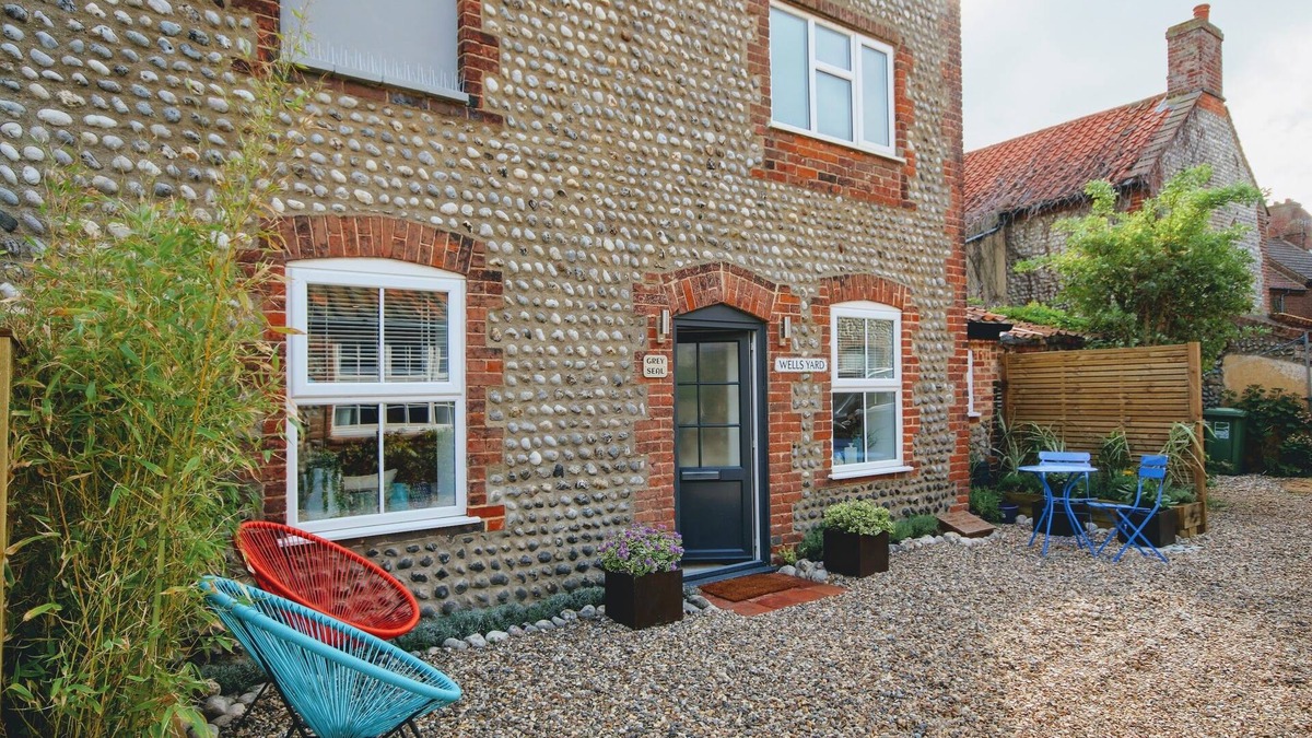 East Runton House | Stunning North Norfolk Home from Home by the Beach