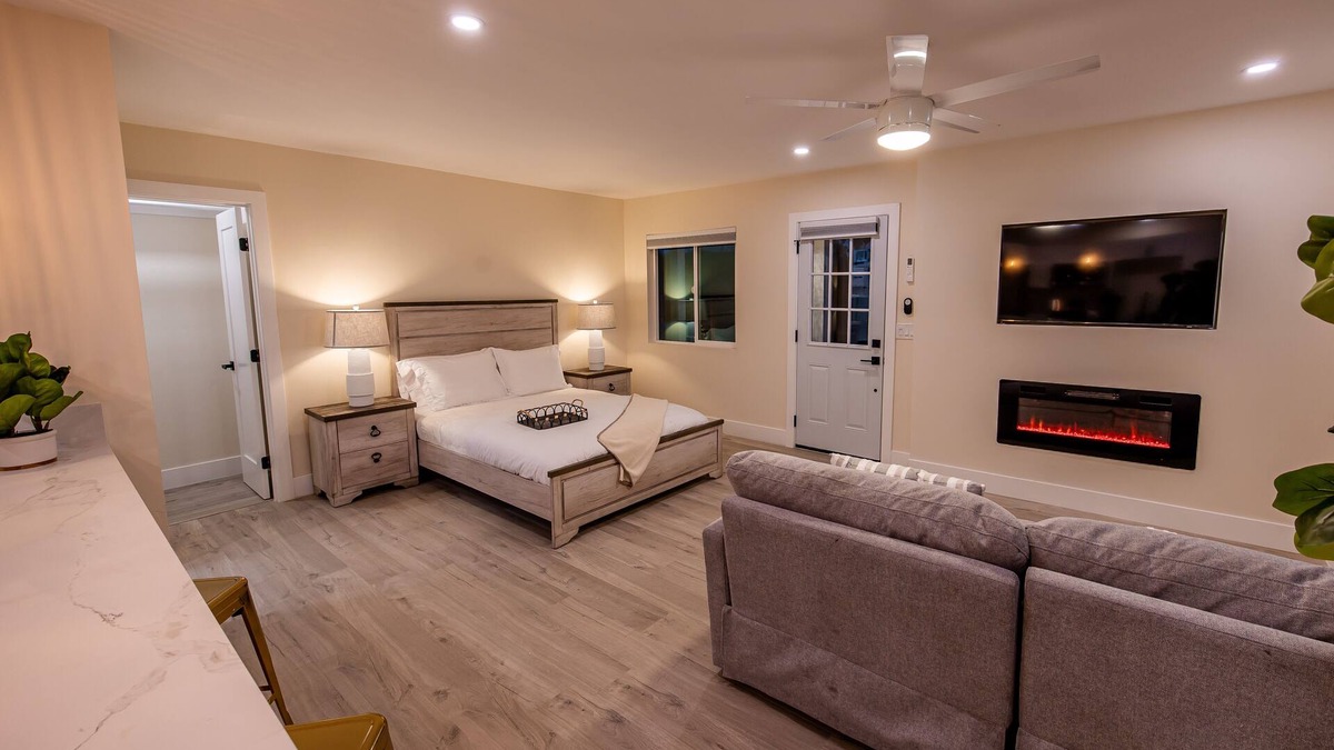 Crown Point House | Stunning Oasis Right By the Beach