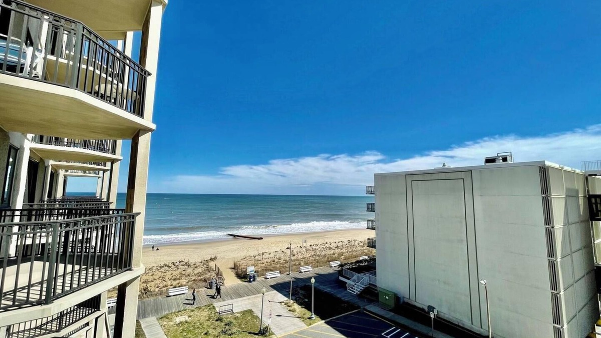 The Pines Condo | Stunning Ocean Views from Fifth-Floor Condo with Pool & Off-Street Parking!