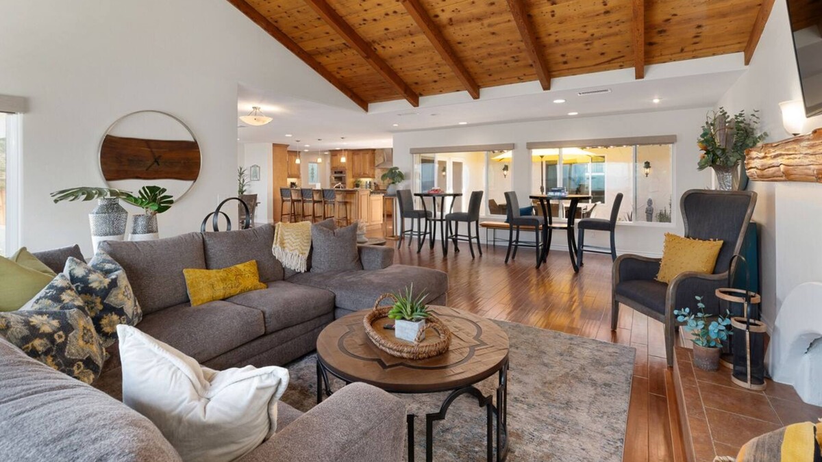 Sunset Cliffs House | Stunning Ocean-view Oasis w/Pool, Spa & Patio