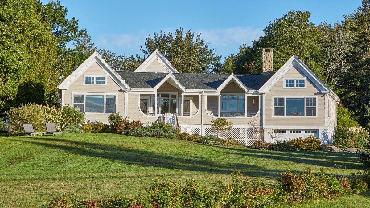 Chamberlain House | Stunning Ocean Views in Historic Chamberlain, XL Porch, Chef's Kitchen, 3 BE/BA
