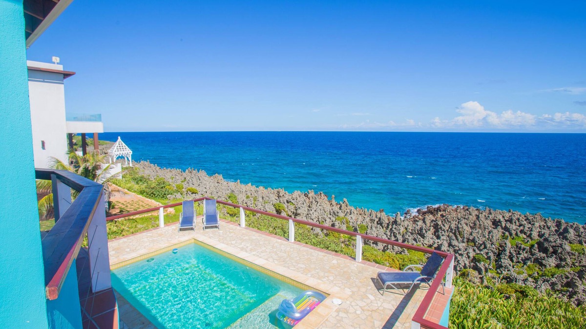 Lighthouse Estates House | Stunning Oceanfront Villa private pool, & Constant Sea Breeze