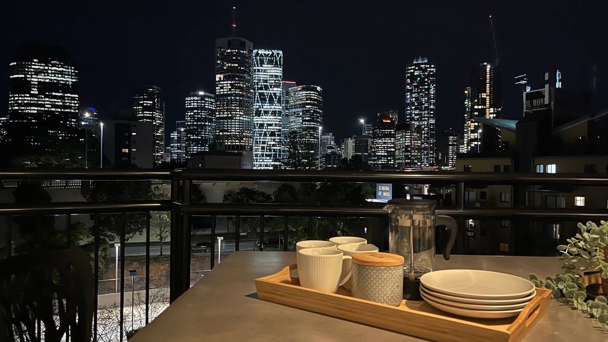 New Farm Apartment | Stunning One Bedroom Unit in the Heart of Kangaroo Point