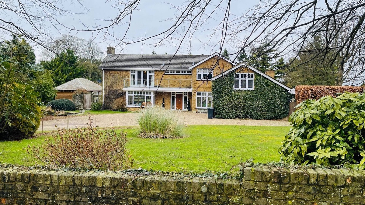 Watlington House | Stunning Oxfordshire 5 Bedroom House in 2 acres