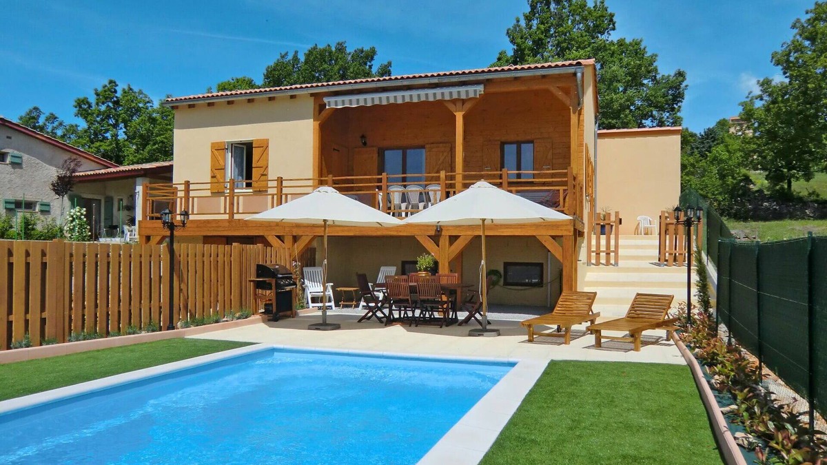 Mallefougasse-Auges House | Stunning private villa for 8 guests with private pool, WIFI, TV, terrace and parking