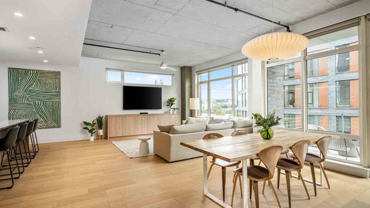 Pearl District Condo | Stunning Pearl District Condo, Next to Parks, Open Layout, Fully Remodeled, Walk to Food and Fun