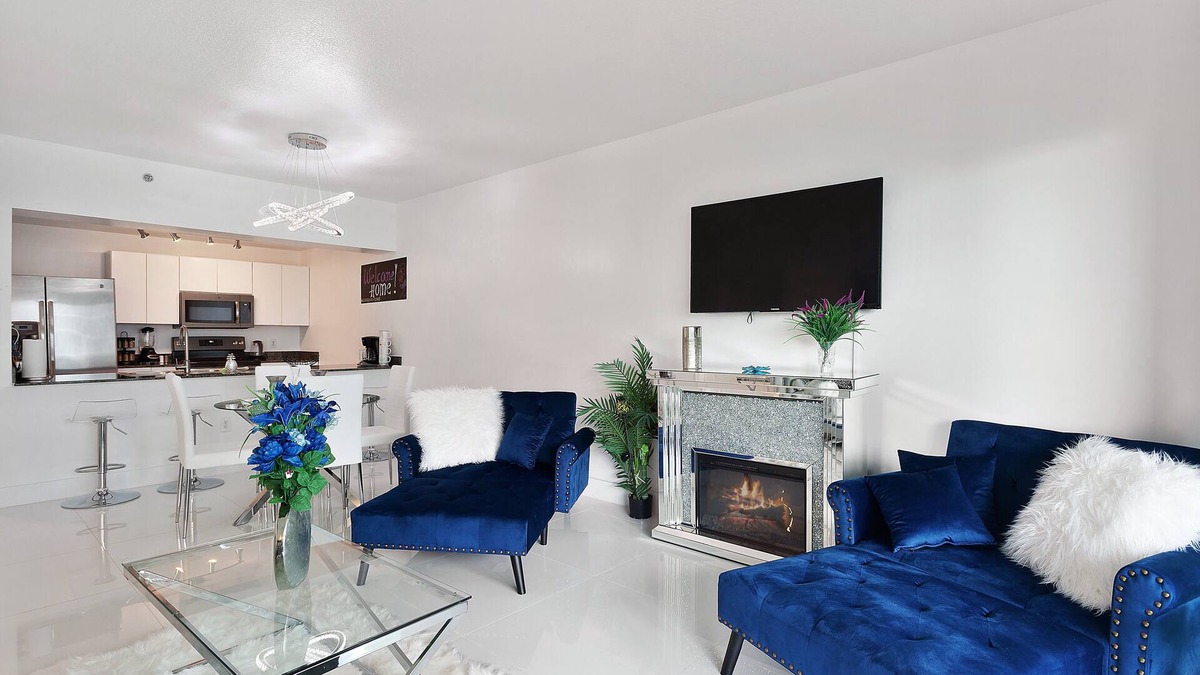 Brickell Condo | Stunning Penthouse City & Oceanview King+Park Free