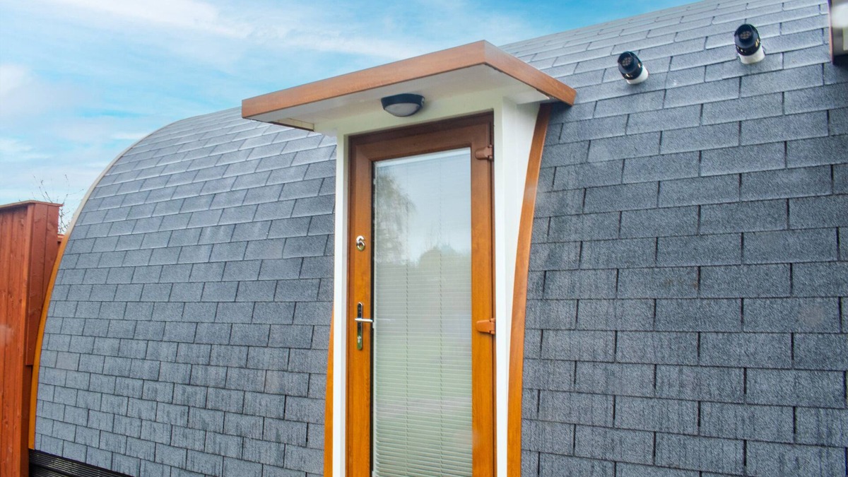 Trowse Newton Cabin | Stunning Pod 6 with Countryside view