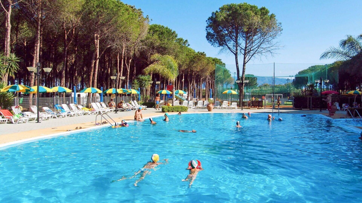 Marina di Schiavonea House | Stunning private villa for 4 guests with A/C, WIFI, pool, terrace, pets allowed and parking