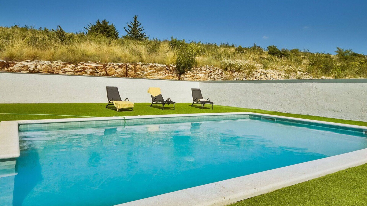Benkovac House | Stunning private villa with A/C, WIFI, private pool, TV, terrace, panoramic view and parking