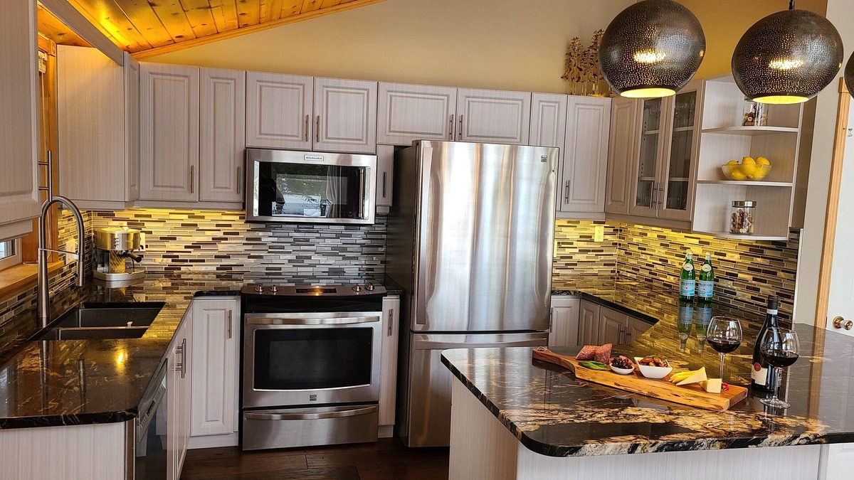 Gooderham Cottage | Stunning private beach and newly renovated, four-season, lakefront cottage