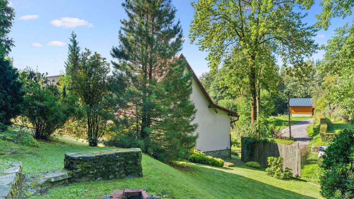 Zelezny Brod Villa | Stunning private villa for 5 guests with TV, terrace and pets allowed