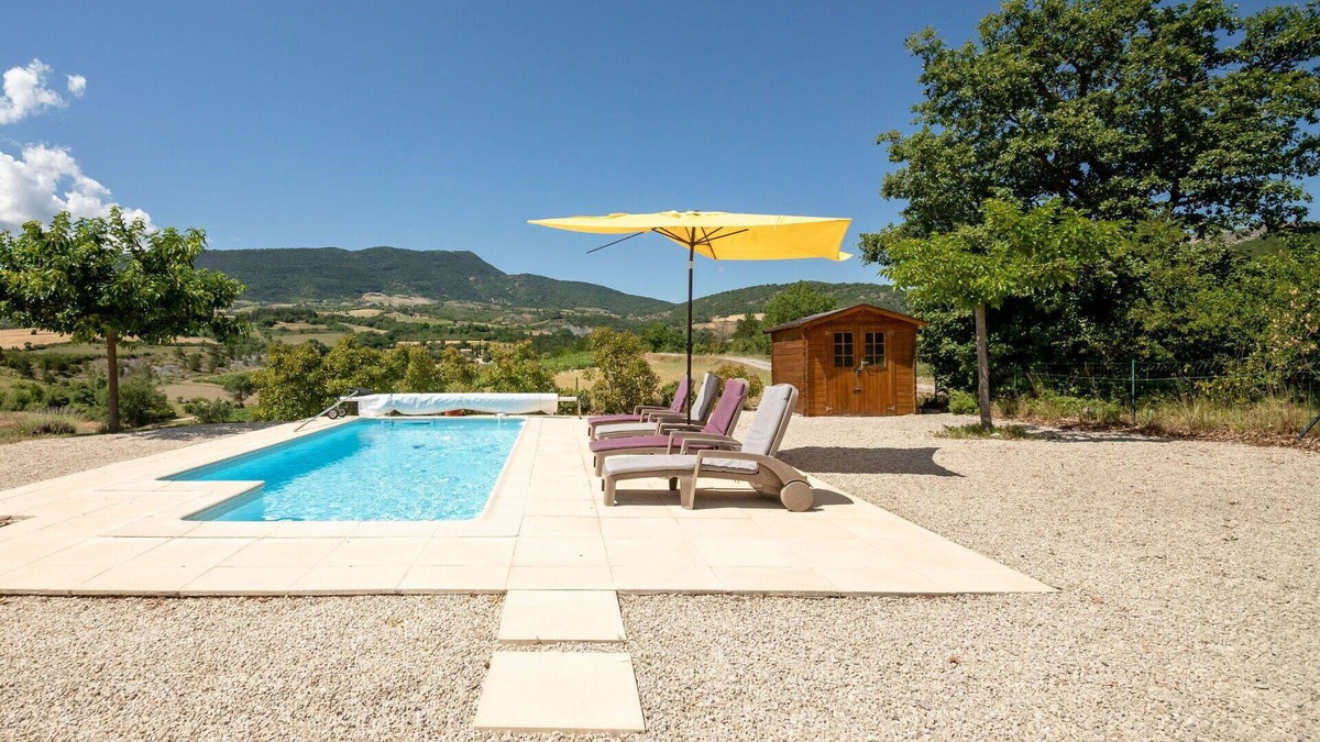 Sainte-Jalle House | Stunning private villa for 6 guests with private pool, WIFI, TV, terrace and pets allowed