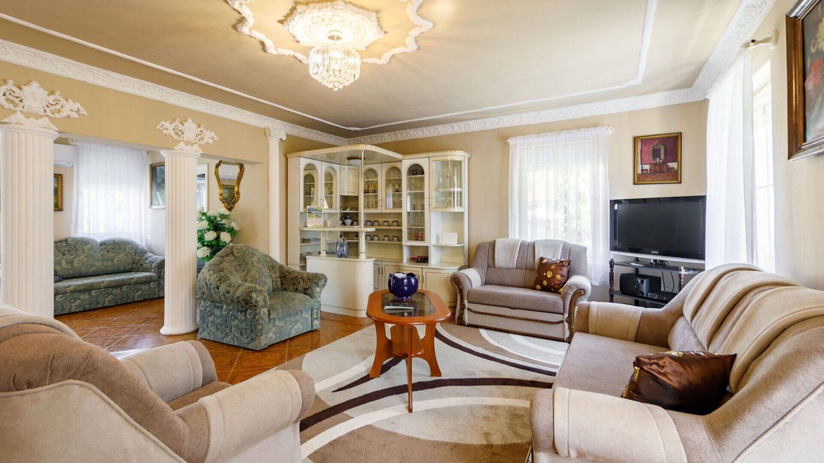 Balatonfoldvar Villa | Stunning private villa for 11 guests with A/C, WIFI, TV, patio and parking