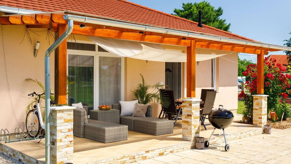Balatonszemes House | Stunning private villa for 6 guests with WIFI, private pool, TV and terrace