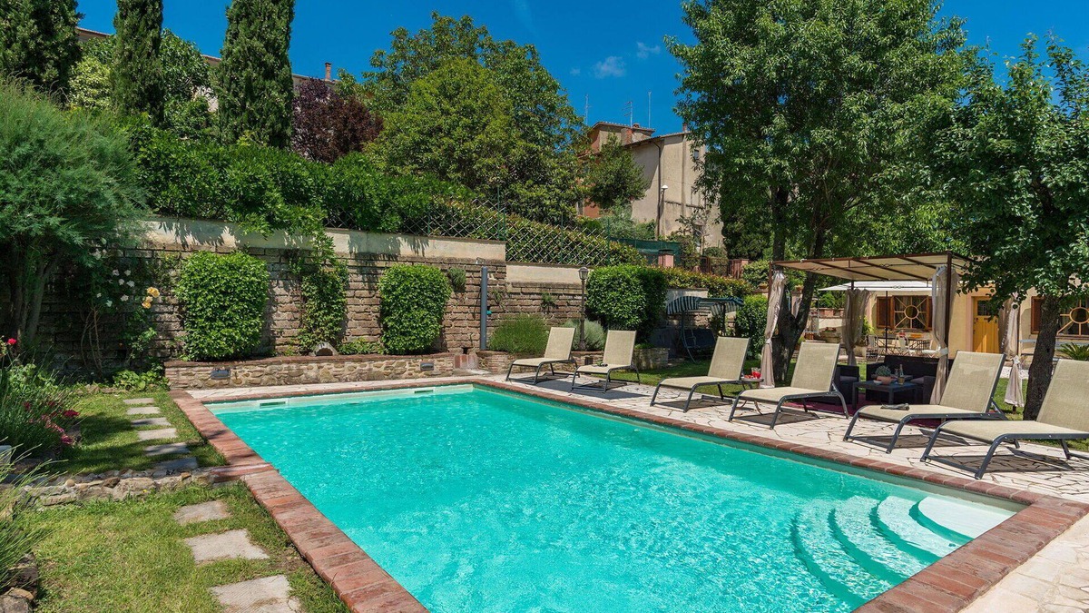 Pieve al Bagnoro Villa | Stunning private villa with private pool, A/C, WIFI, TV, veranda and pets allowed, close to Arezzo