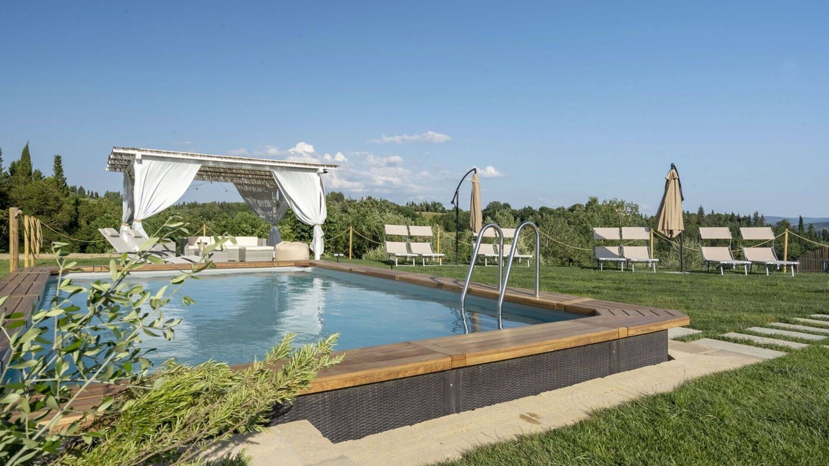Sorrezzana Villa | Stunning private villa with WIFI, private pool, A/C, TV, patio, pets allowed and panoramic view