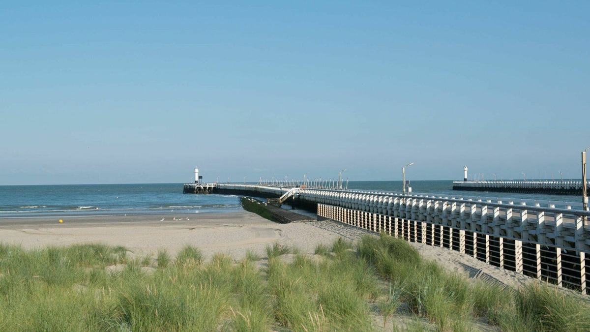 Koksijde House | Stunning private villa for 6 people with WIFI, pool, TV, terrace and parking