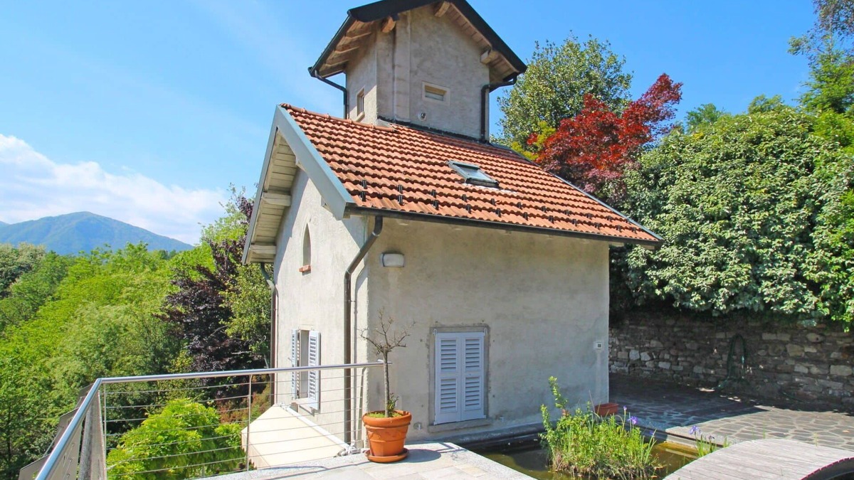 Pettenasco House | Stunning private villa for 4 people with patio