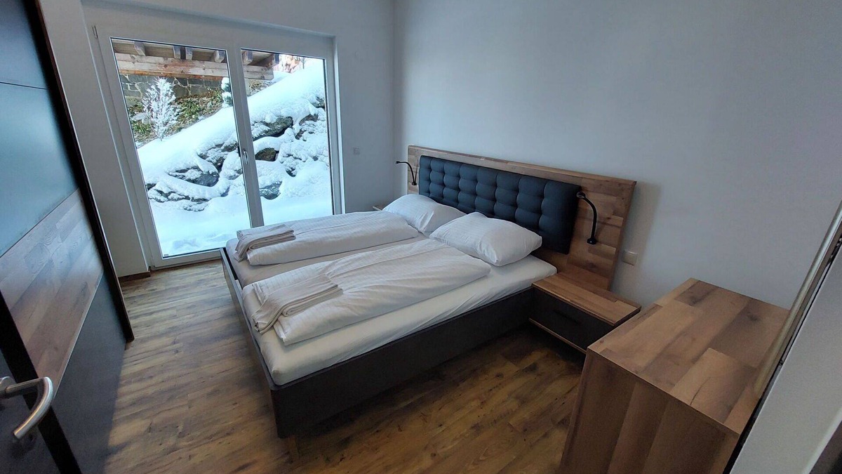 Bad Sankt Leonhard im Lavanttal House | Stunning private villa for 6 guests with hot tub, WIFI, TV, terrace and parking