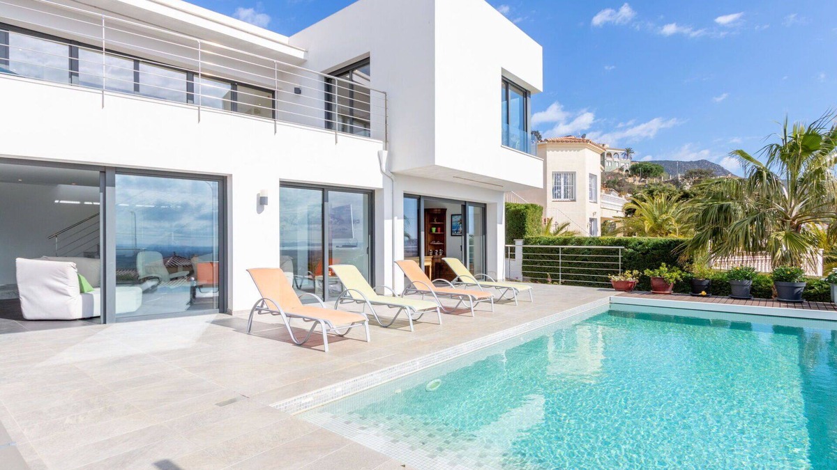 El Mas Isaac Villa | Stunning private villa for 8 guests with A/C, private pool, WIFI, TV, patio and parking