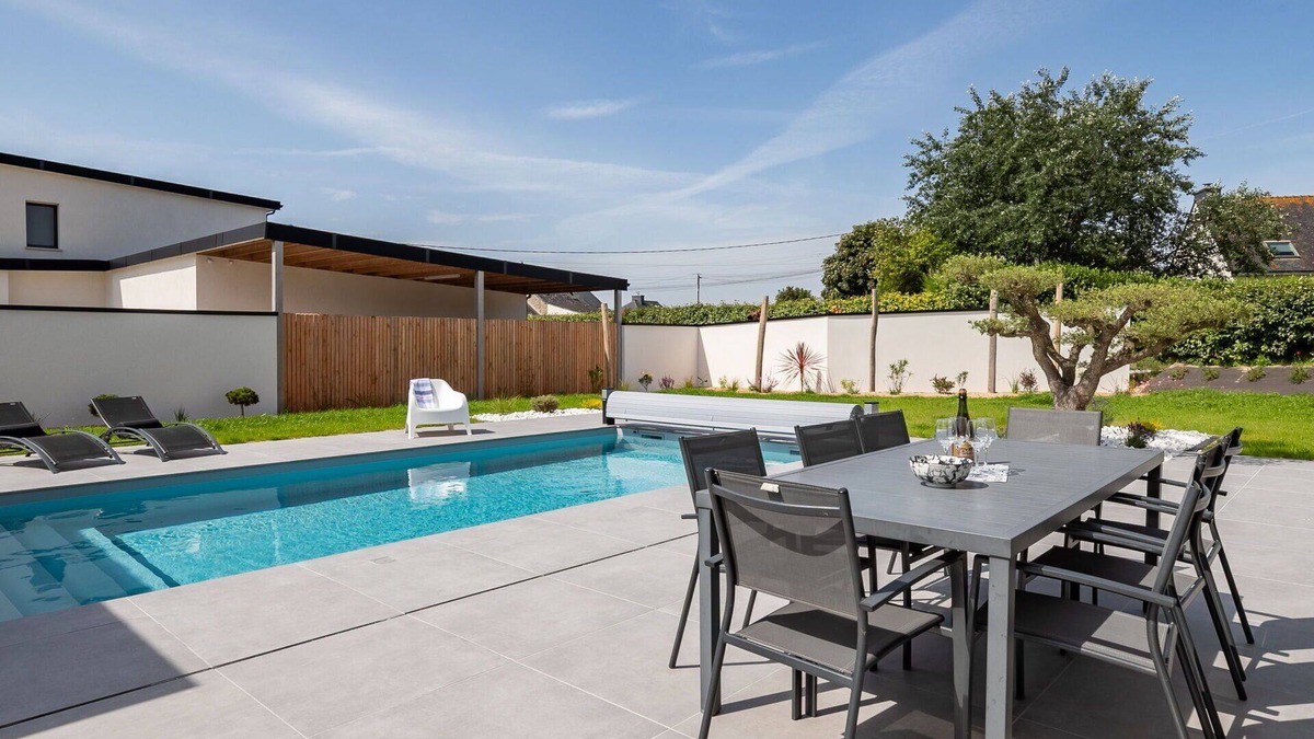 Cleder House | Stunning private villa for 8 guests with private pool, WIFI, TV and terrace