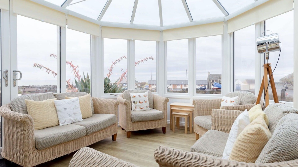 Portpatrick House | Stunning private villa for 16 people with WIFI, TV, patio and pets allowed